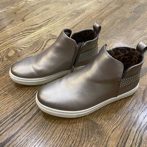 Steve Madden Girls Size 4 Silver High Top Sneaker